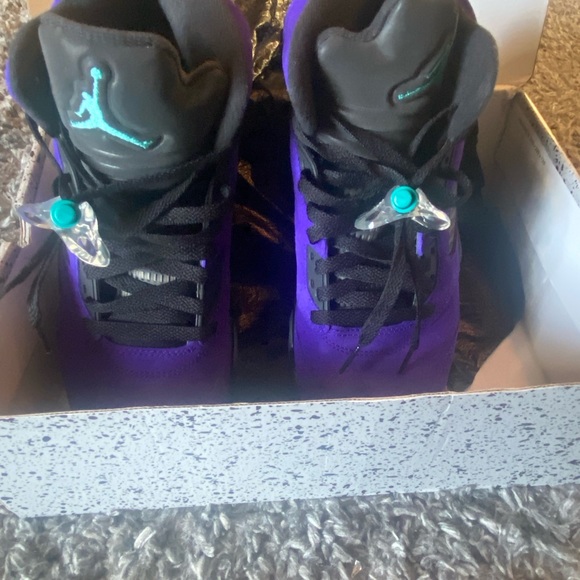 Jordan 5 Alternate Grape Retro - Picture 2 of 10